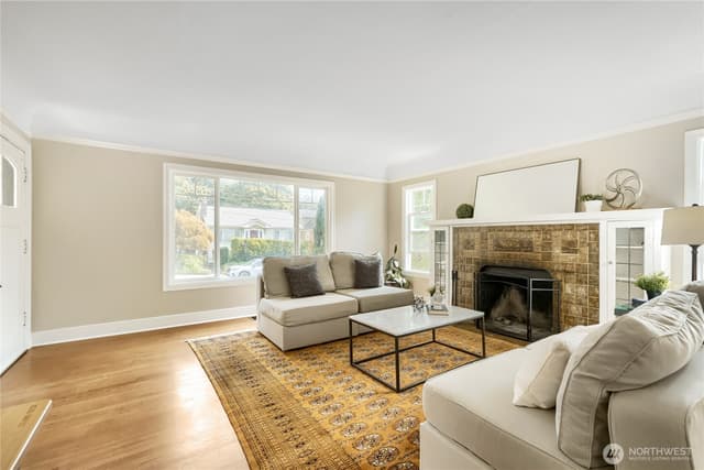 Property photo for 5755 25th Avenue NE, Seattle photo 5