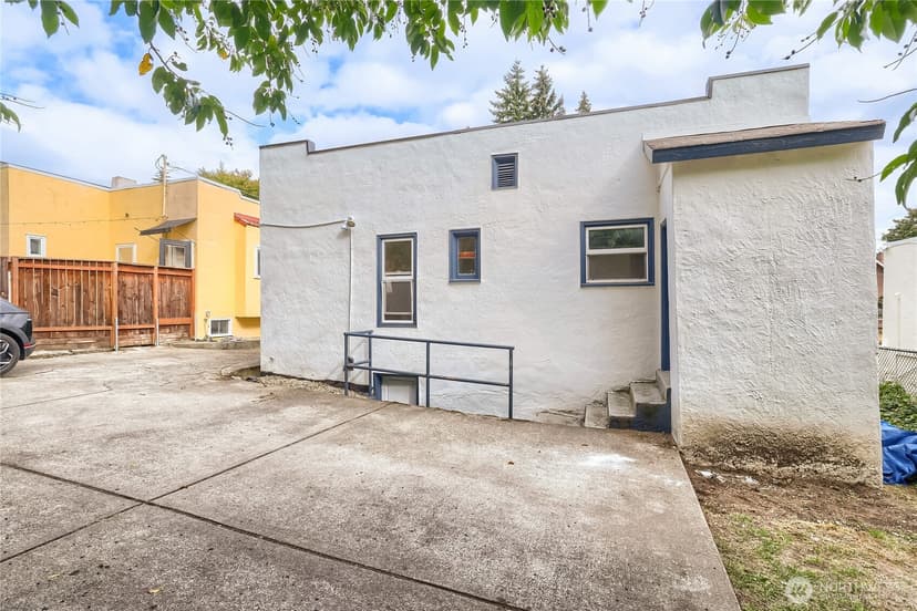Property photo for 5755 25th Avenue NE, Seattle photo 37