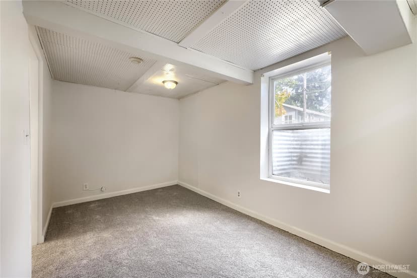 Property photo for 5755 25th Avenue NE, Seattle photo 32