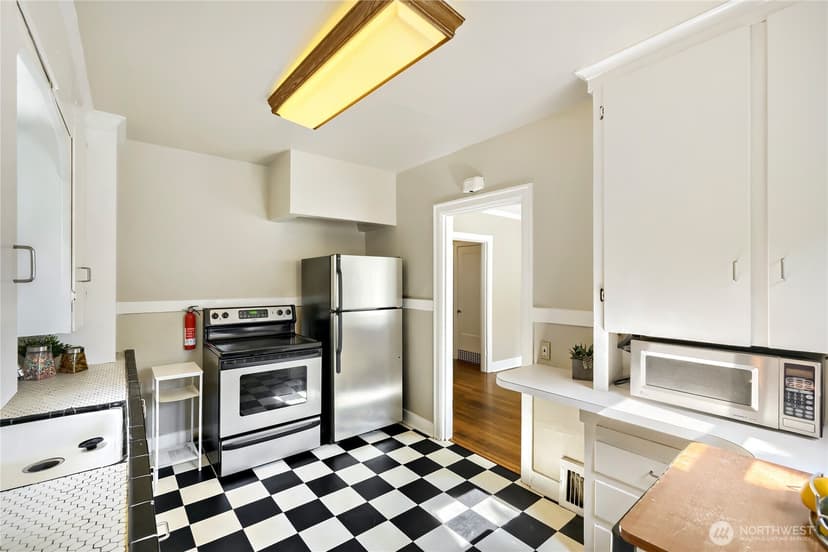 Property photo for 5755 25th Avenue NE, Seattle photo 13