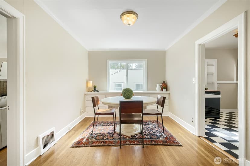 Property photo for 5755 25th Avenue NE, Seattle photo 8