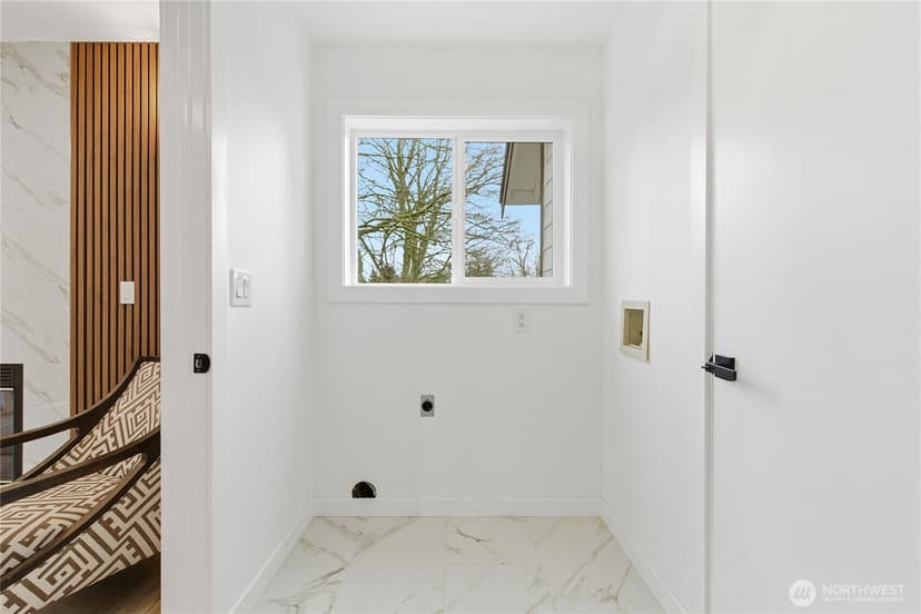 Property photo for 8828 NE 152nd Street, Kenmore photo 18