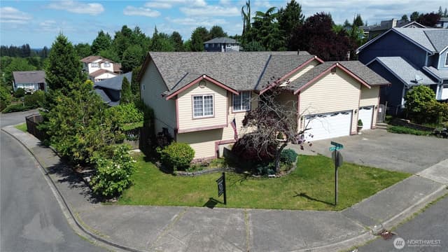 Property photo for 7601 69th Street NE, Marysville photo 5