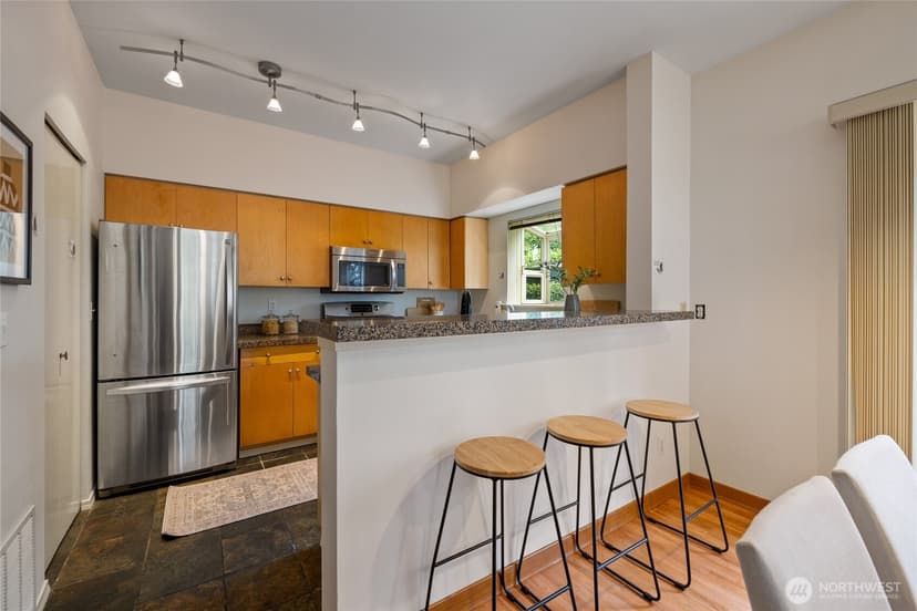 Property photo for 1501 Cherrylane Avenue S #1501, Seattle photo 11