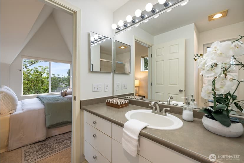 Property photo for 1501 Cherrylane Avenue S #1501, Seattle photo 22