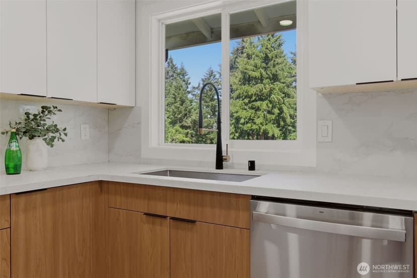 Property photo for 33324 29th Place SW, Federal Way photo 10