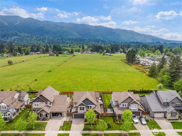 Property photo for 1503 Glacier Avenue SE, North Bend photo 2