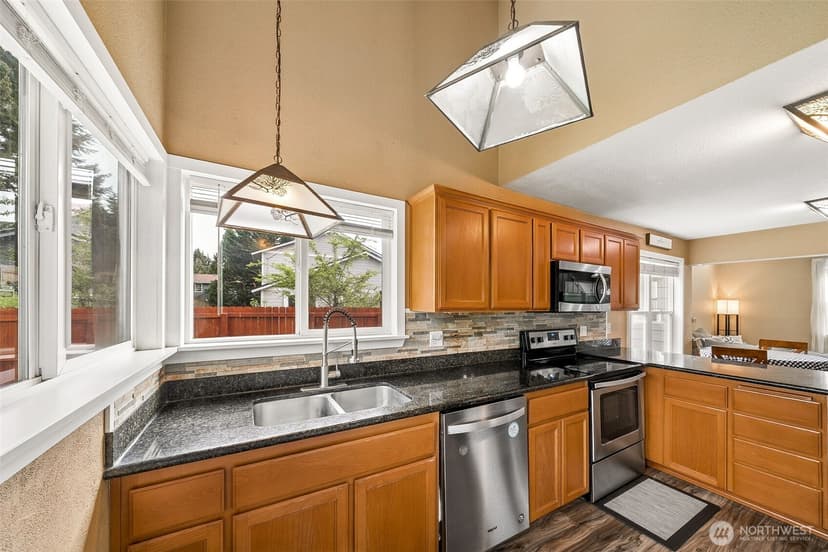 Property photo for 15905 91st Avenue Ct E, Puyallup photo 8