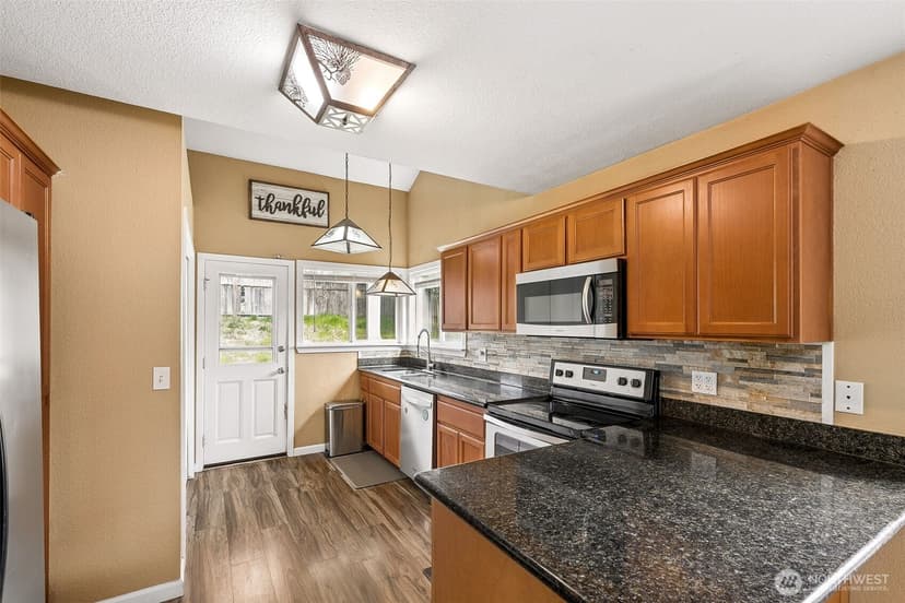 Property photo for 15905 91st Avenue Ct E, Puyallup photo 7
