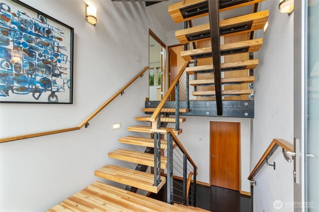 Property photo for 2506 N 38th Street, Seattle photo 2