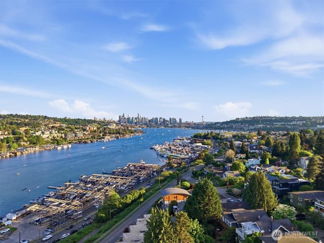 Property photo for 2506 N 38th Street, Seattle photo 3