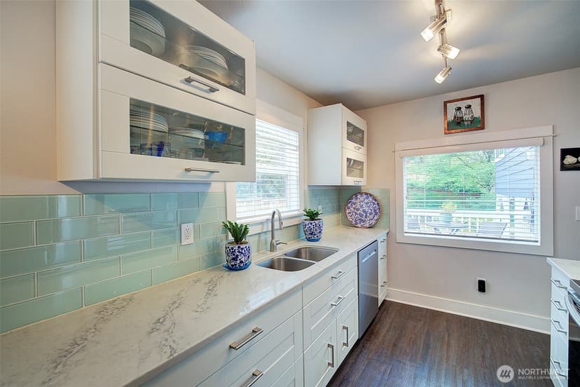 Property photo for 8451 35th Avenue SW, Seattle photo 11