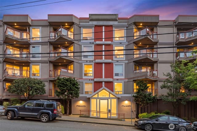 Property photo for 711 E Denny Way #206, Seattle photo 2
