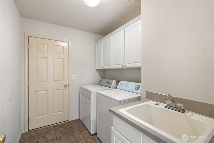 Property photo for 5131 Chinook Drive NE, Tacoma photo 19