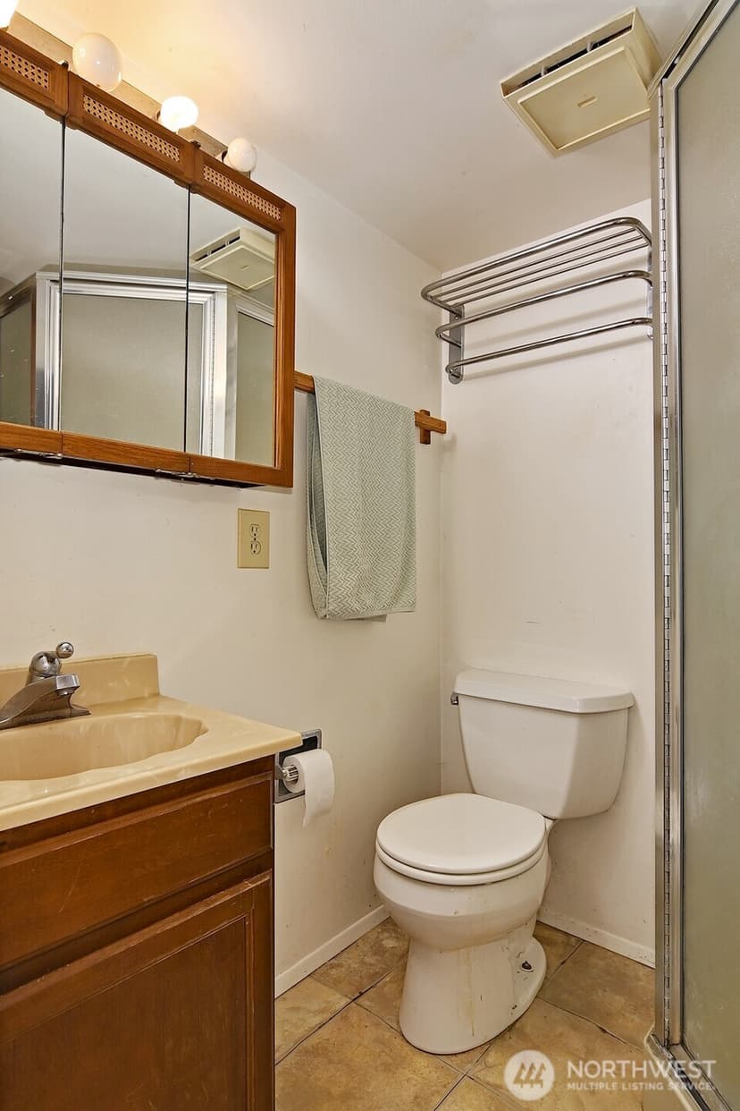 Property photo for 14019 36th Avenue NE, Seattle photo 12
