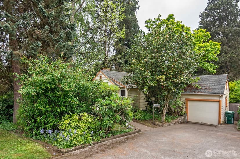 Property photo for 14019 36th Avenue NE, Seattle photo 22