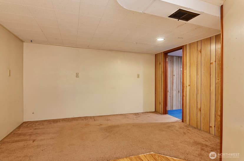 Property photo for 14019 36th Avenue NE, Seattle photo 16