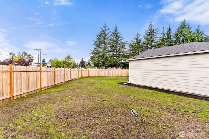 Property photo for 10621 Cronins Drive SW, Lakewood photo 20