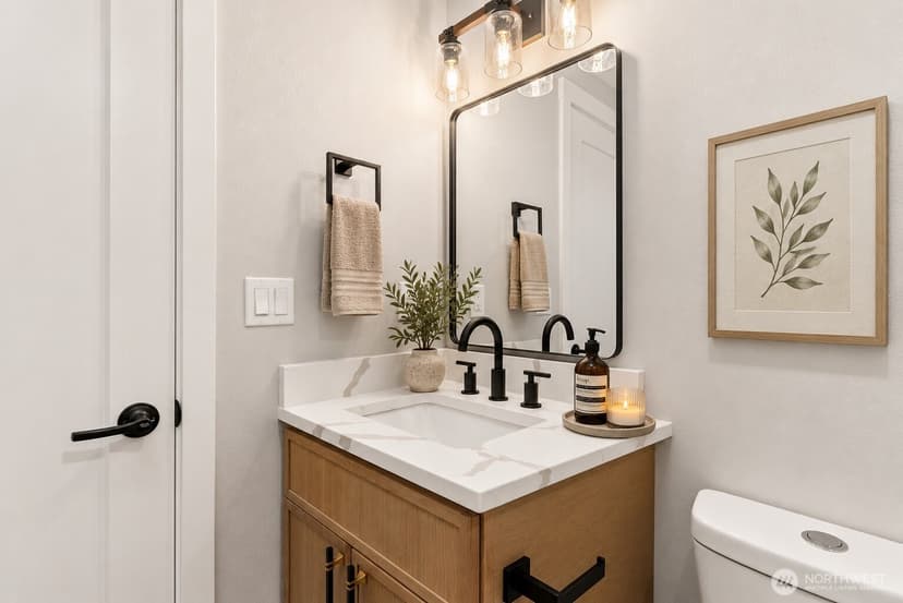 Property photo for 10621 Cronins Drive SW, Lakewood photo 17