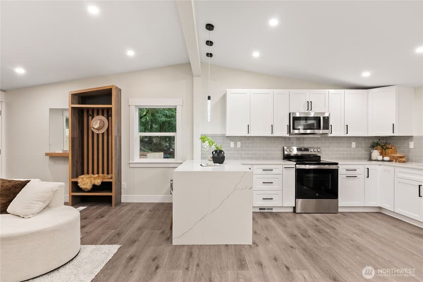 Property photo for 22518 Dorre Don Way, Maple Valley photo 15