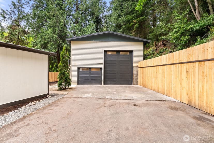 Property photo for 22518 Dorre Don Way, Maple Valley photo 34
