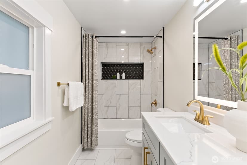 Property photo for 22518 Dorre Don Way, Maple Valley photo 32