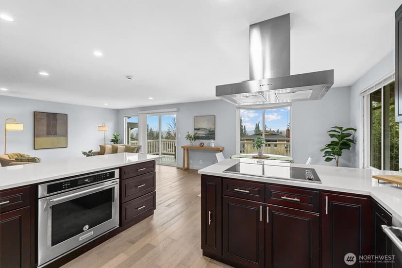 Property photo for 15919 NE 84th Avenue NE, Kenmore photo 10