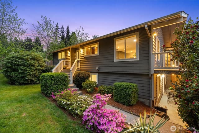 Property photo for 15919 NE 84th Avenue NE, Kenmore photo 2