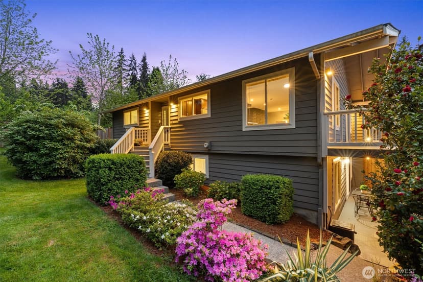 Property photo for 15919 NE 84th Avenue NE, Kenmore photo 2