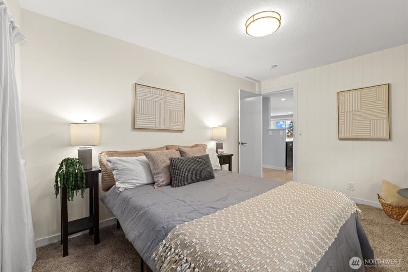 Property photo for 15919 NE 84th Avenue NE, Kenmore photo 15