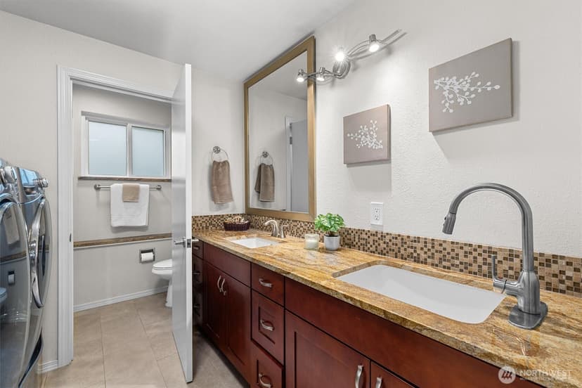 Property photo for 15919 NE 84th Avenue NE, Kenmore photo 23