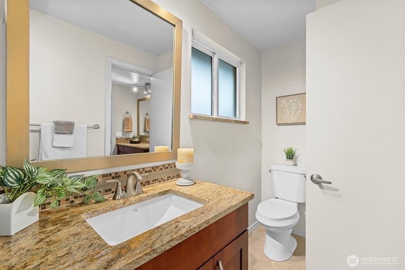 Property photo for 15919 NE 84th Avenue NE, Kenmore photo 18