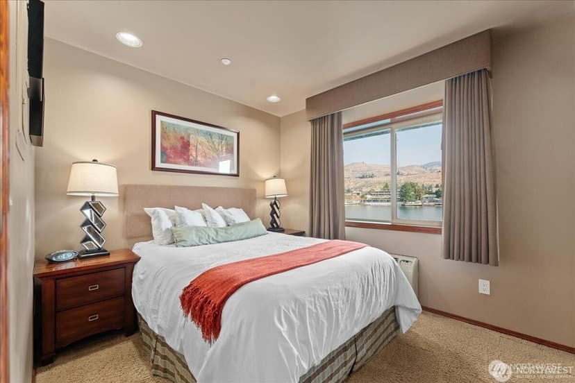 Property photo for 322 W Woodin Avenue #528, Chelan photo 15