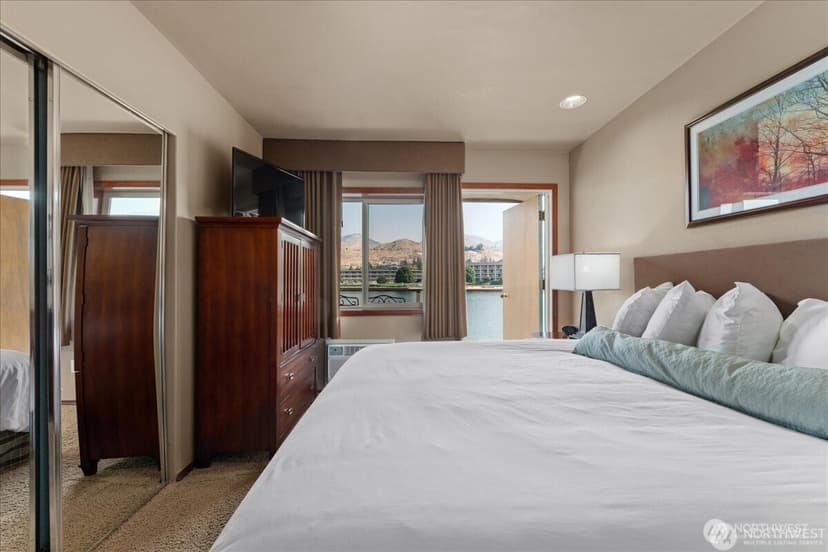 Property photo for 322 W Woodin Avenue #528, Chelan photo 13