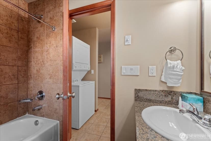 Property photo for 322 W Woodin Avenue #528, Chelan photo 16