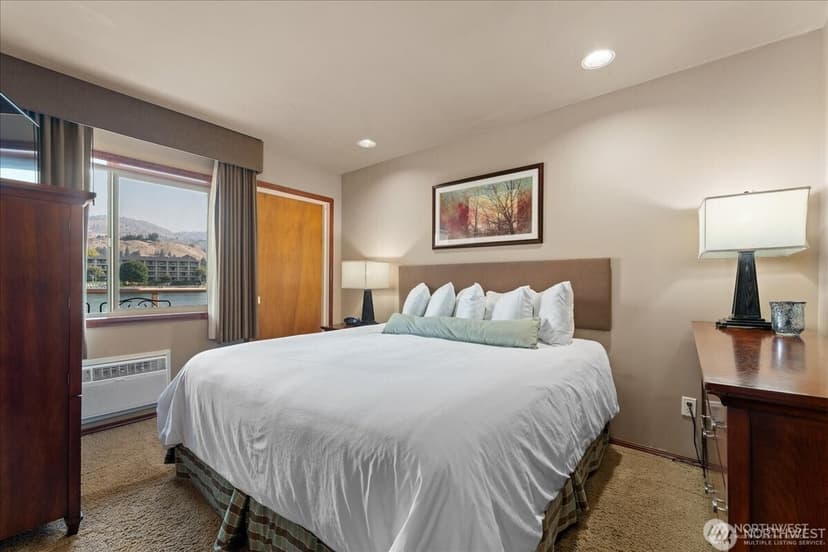 Property photo for 322 W Woodin Avenue #528, Chelan photo 12