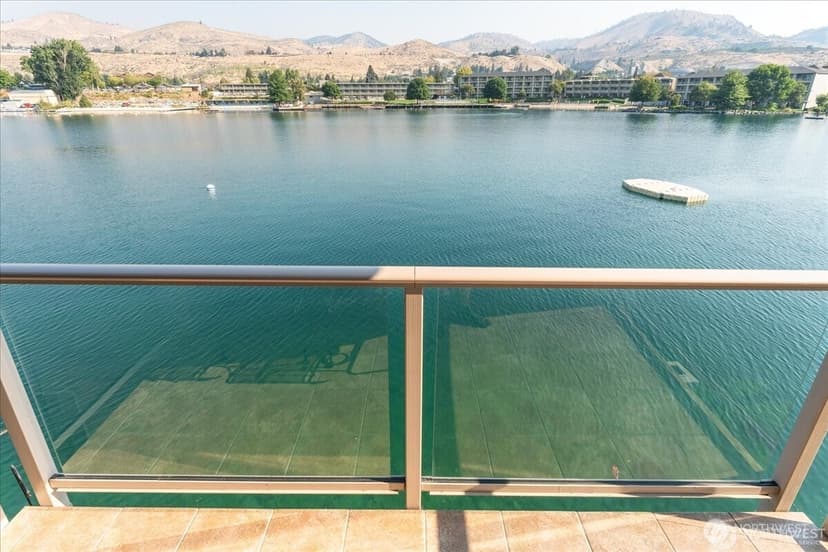 Property photo for 322 W Woodin Avenue #528, Chelan photo 18