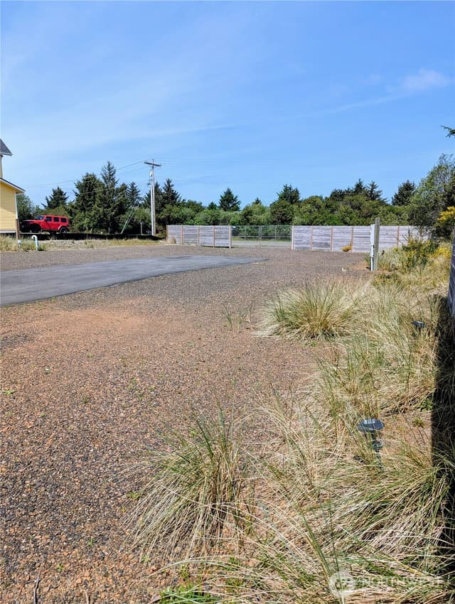 Property photo for 235 Marine View Drive SW SW, Ocean Shores photo 3