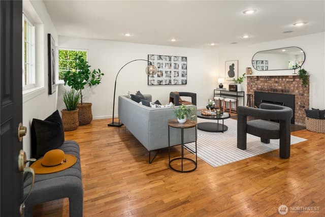 Property photo for 10617 21st Avenue SW, Seattle photo 3