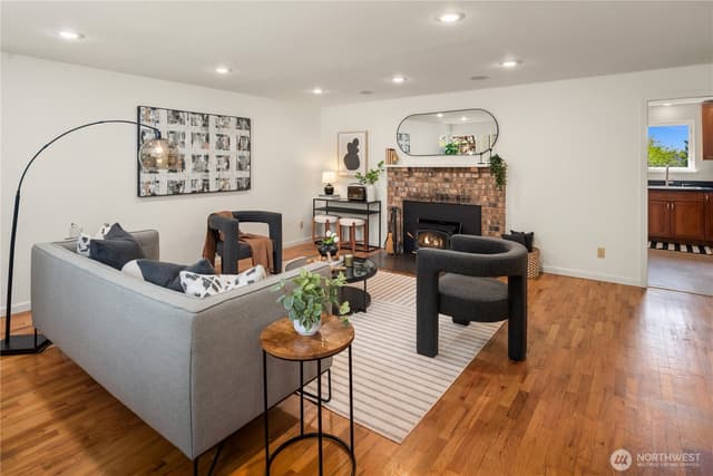 Property photo for 10617 21st Avenue SW, Seattle photo 4