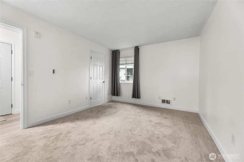 Property photo for 12510 NE 130th Way #B106, Kirkland photo 11