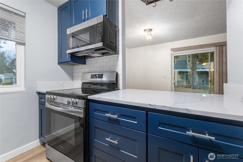Property photo for 12510 NE 130th Way #B106, Kirkland photo 3