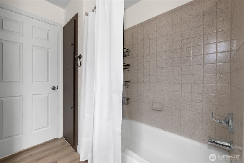 Property photo for 12510 NE 130th Way #B106, Kirkland photo 16