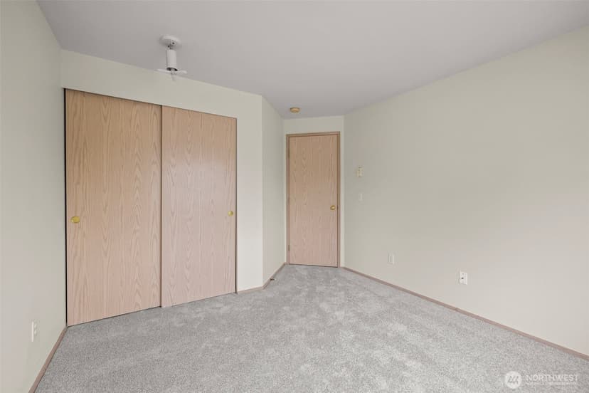 Property photo for 5410 S 236th Place, Kent photo 18