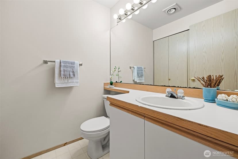 Property photo for 5410 S 236th Place, Kent photo 10