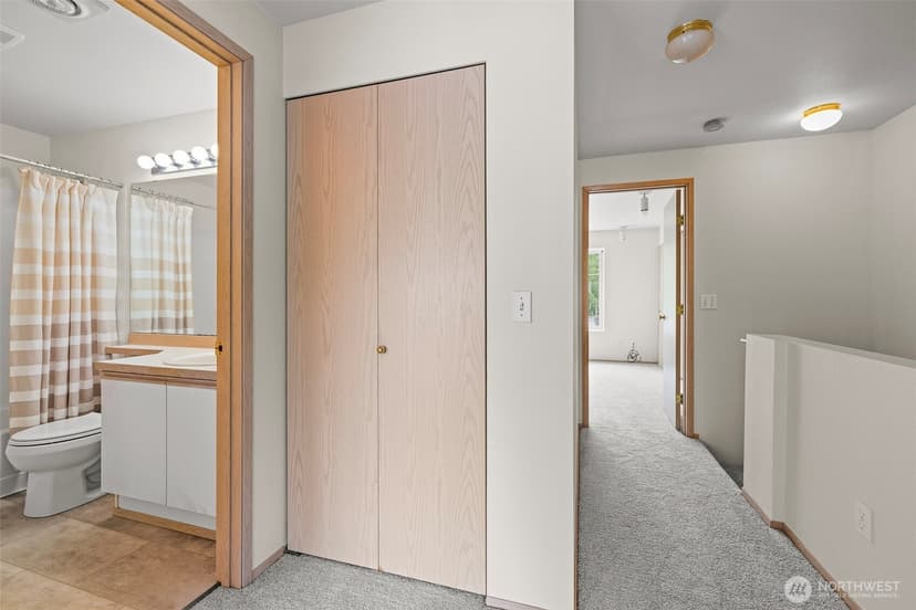 Property photo for 5410 S 236th Place, Kent photo 16