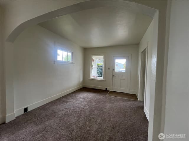 Property photo for 2123 S Wilkeson Street, Tacoma photo 4