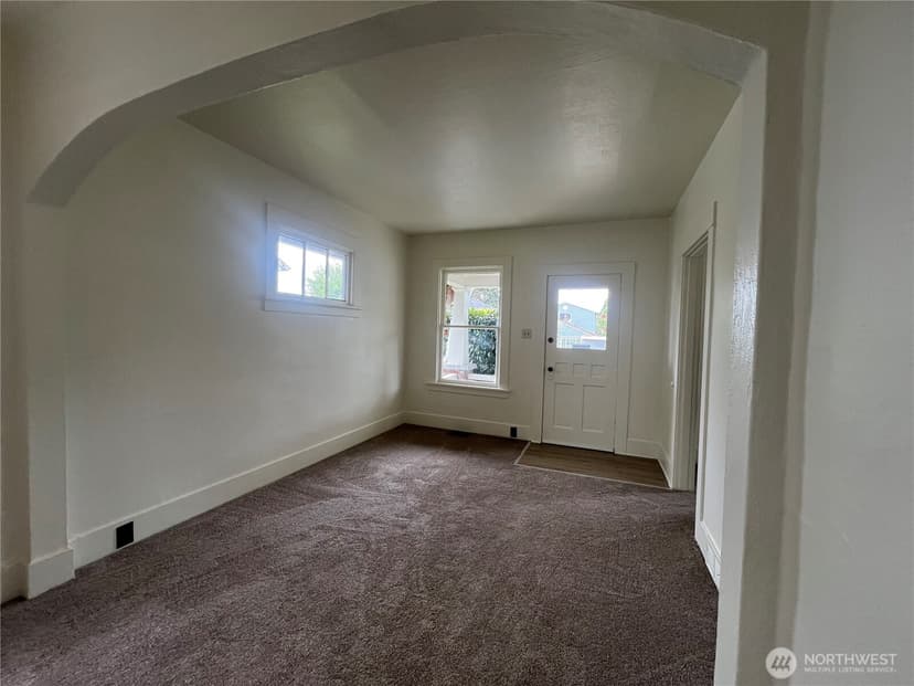 Property photo for 2123 S Wilkeson Street, Tacoma photo 4