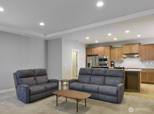 Property photo for 12825 Lakeholme Road SW, Lakewood photo 5