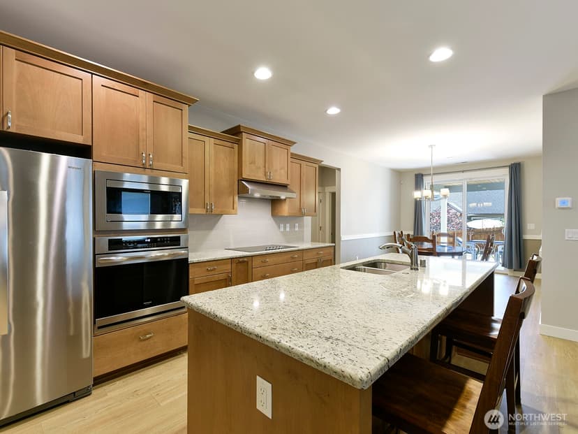 Property photo for 12825 Lakeholme Road SW, Lakewood photo 6